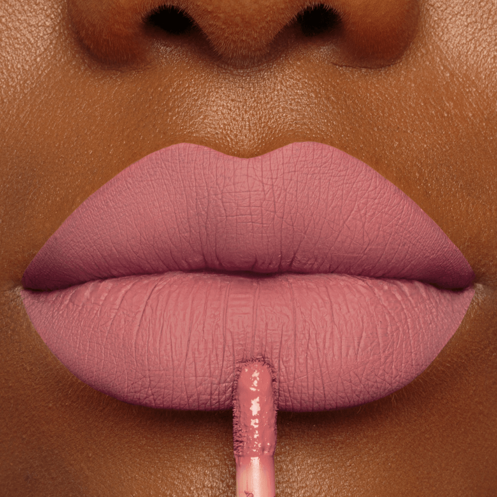 Batom Liquido Creamy Matte - Rose Nude | Mari Maria Makeup - Image 5